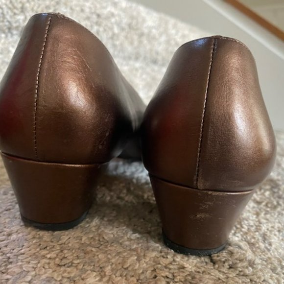 Salvatore Ferragamo Shoes Copper Bow - Picture 3 of 11